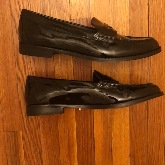 ladies black loafers size 7